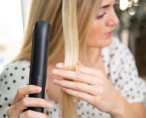 Hair-Straightener-Mistakes-1-Your-section-are-too-big