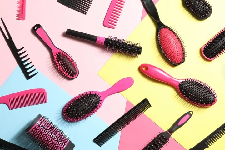 Brushing-Your-Hair-In-The-Right-Way-and-The-Biggest-Mistakes-To-Avoid