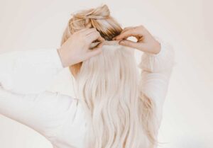 How-To-Install-Clip-In-Hair-Extensions