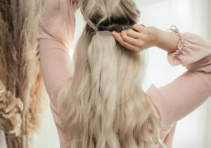 Using-Hair-Extensions-Like-A-Professional-With-These-Hair-Hacks