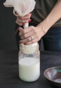 3-Coconut-Milk-Hair-Mask-Recipes-for-Dry-Hair