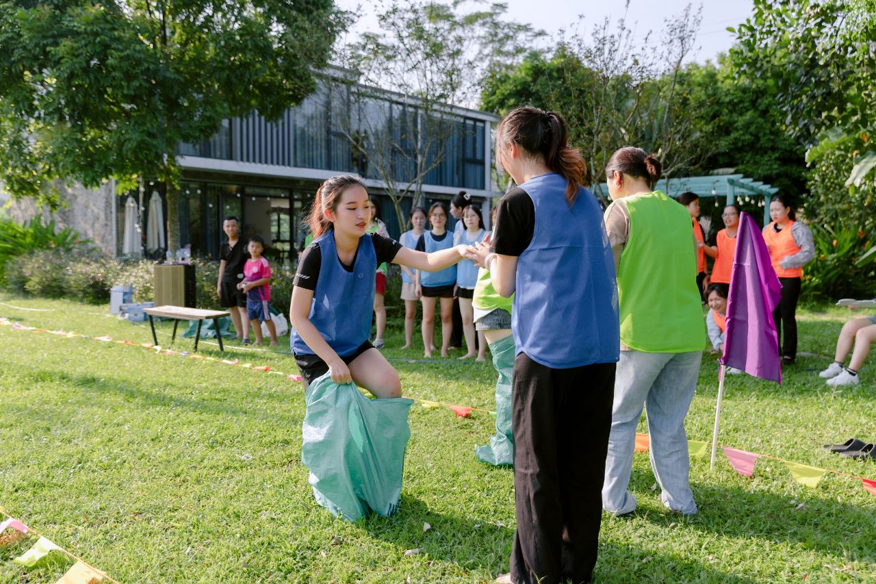 AZ-Hair-Team-Building-2024-Celebrating-Vietnamese-Women's-Day