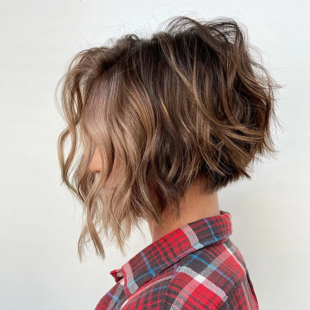 6-Messy-Inverted-Bob-Ideas-That-Exude-Effortless-Style-and-Rizz