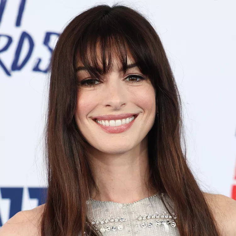 French-Bangs-The-Ultimate-Guide-to-Achieving-Effortless-Chic-2024