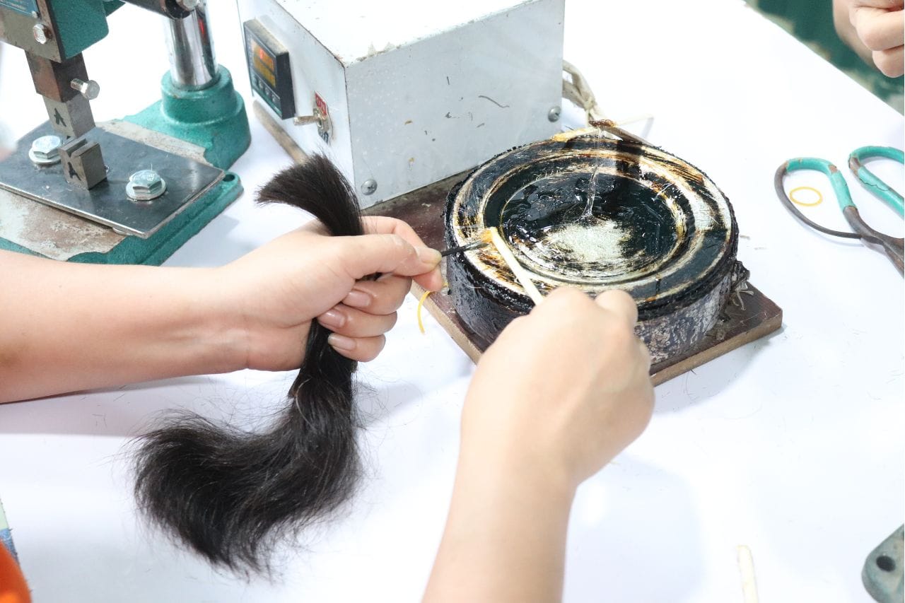 az-hair-factory-make-fusion-hair-extensions